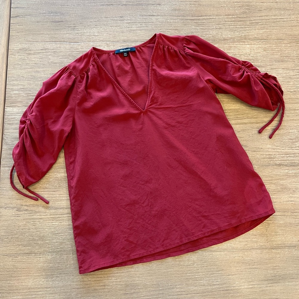 Madewell Silk Top/Blouse Short Sleeve V-neck Cinch-Sleeve